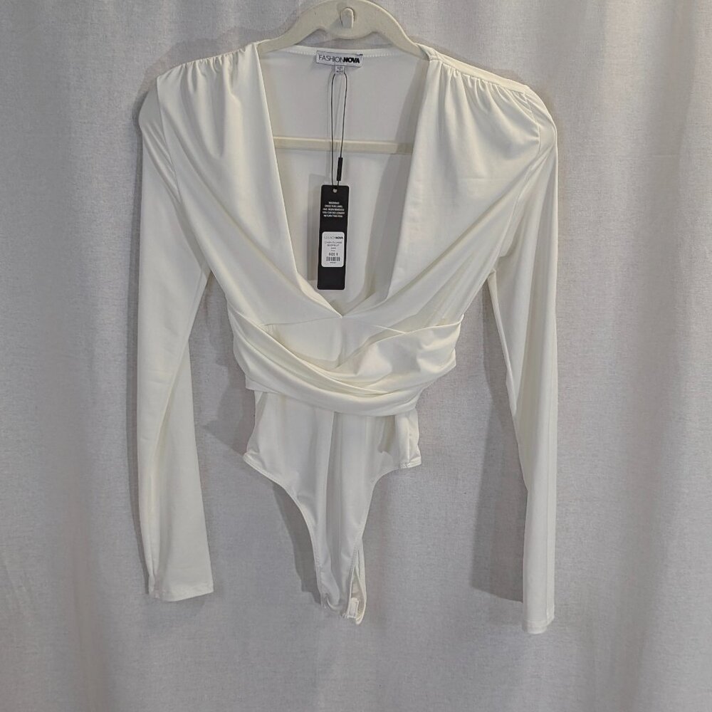 NWT Fashion Nova Ivory Colored Body Suit Size Small